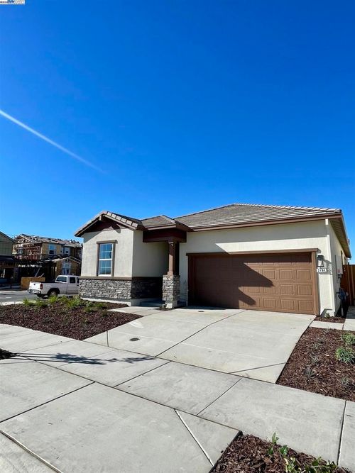 2161 Gentle Rain Dr, Roseville, CA, 95747-7491 | Card Image