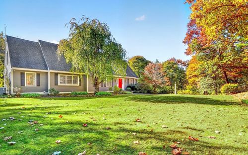 88 Esterbrook Rd, Acton, MA, 01720-5702 | Card Image