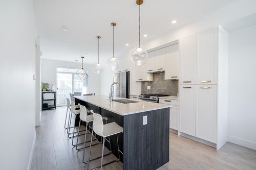 45-20680 76b Ave, Langley, BC, V2Y4L2 | Card Image