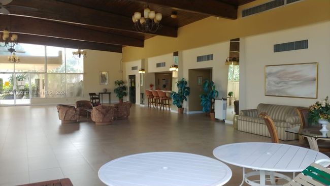 APT-1N - 500 Executive Center Dr, Condo with 2 bedrooms, 2 bathrooms and null parking in West Palm Beach FL | Image 21
