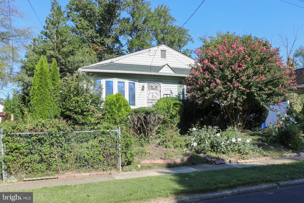Coolidge Ave, Abington, PA 19001