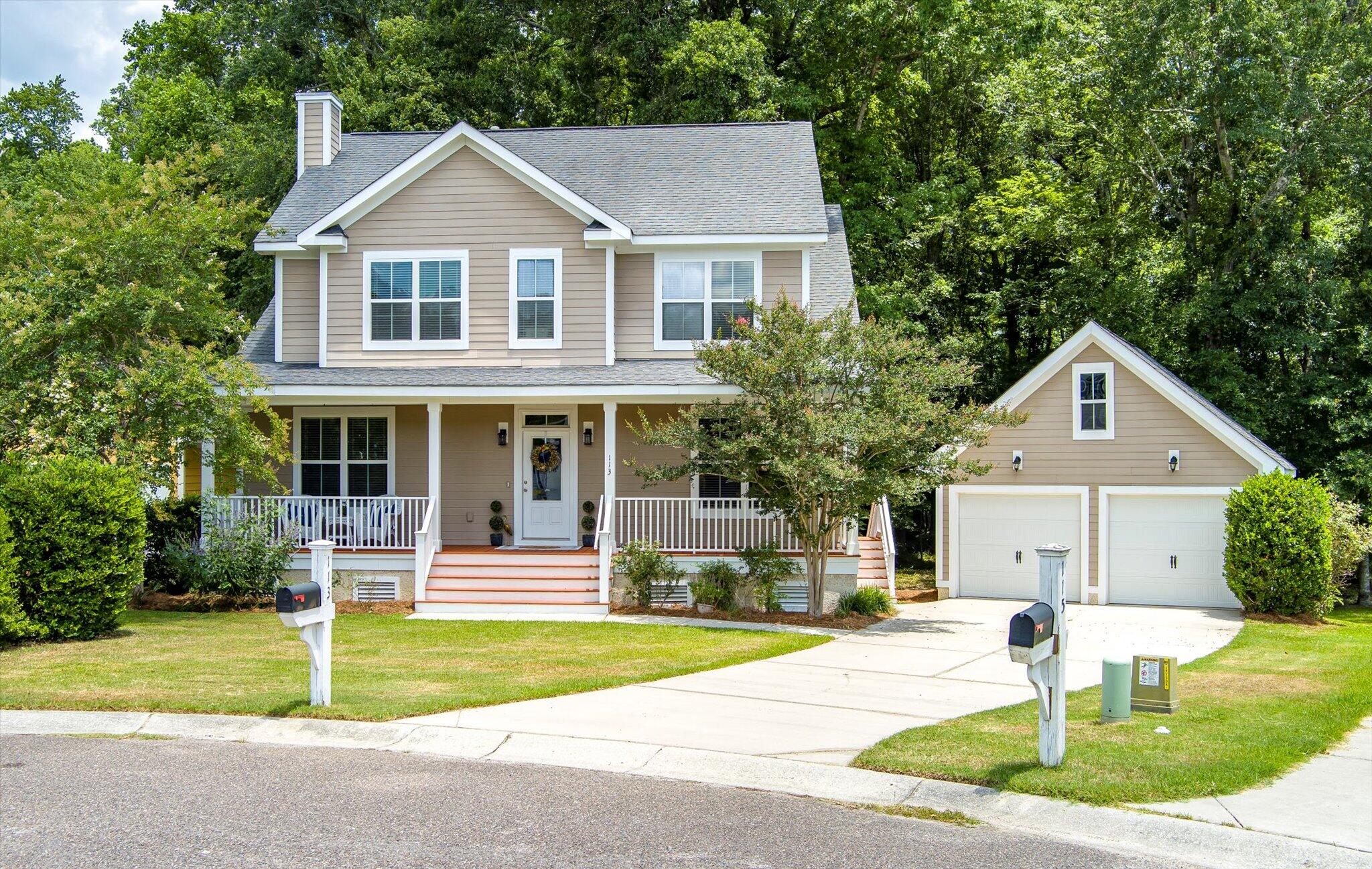 Danielle Ln, Summerville, SC 29483