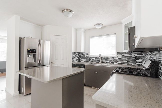 129 Lightbown Way, House other with 4 bedrooms, 3 bathrooms and 3 parking in Fort Mcmurray AB | Image 12
