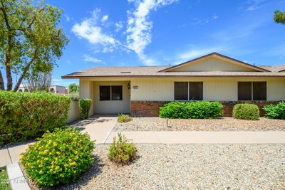 18651 N Spanish Garden Drive, Townhouse with 2 bedrooms, 2 bathrooms and null parking in Sun City West AZ | Image 2