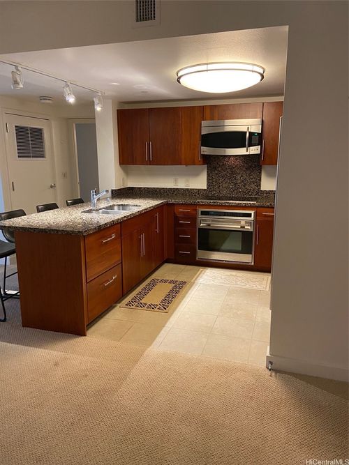 3003-600 Queen St, Honolulu, HI, 96813-5182 | Card Image