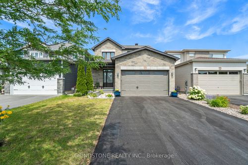 661 Parade Drive, Stittsville - Munster - Richmond, ON, K2S0X8 | Card Image
