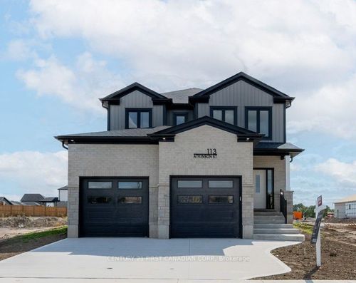 7 Doerr Street, North Middlesex, ON, N0M1A0 | Card Image