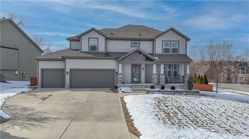 5200 Meadow Sweet Ln, Shawnee, KS, 66226-3601 | Card Image