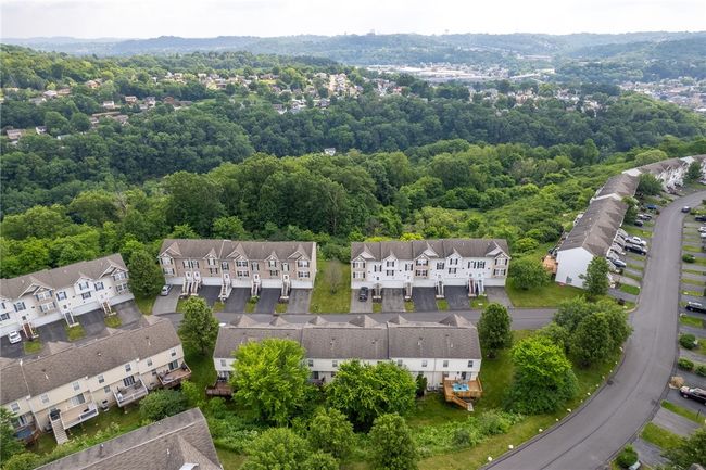 206 Mountain Dr, Townhouse with 3 bedrooms, 3 bathrooms and 2 parking in Carnegie PA | Image 37