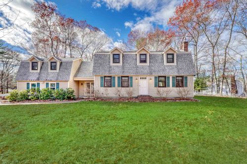 17 Schaefer Cir, Hudson, NH, 03051-5422 | Card Image