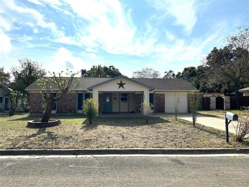 204 Thompson St, Cedar Park, TX, 78613-7011 | Card Image