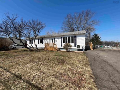 39 Rogers Ave, Amherst, NS, B4H2J7 | Card Image