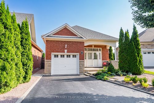 9 Burgundy Crt, Whitby, ON, L1R3H7 | Card Image