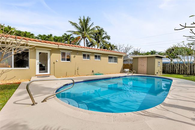 1800 Coral Gardens Dr, House other with 3 bedrooms, 2 bathrooms and null parking in Wilton Manors FL | Image 3