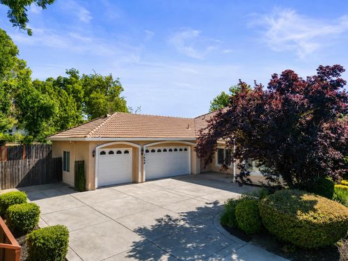 3648 Voleyn St, Carmichael, CA, 95608-2863 | Card Image