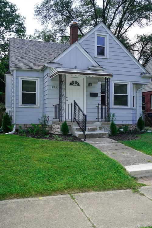 19550 Imperial Hwy, Redford, MI, 48240-1351 | Card Image