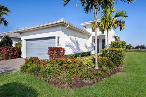 5197 Barnett Cir, LAKEWOOD RANCH, FL, 34211-1102 | Card Image