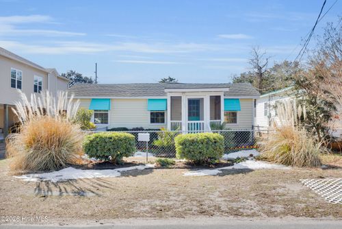 2107 Bay St, Morehead City, NC, 28557-3524 | Card Image