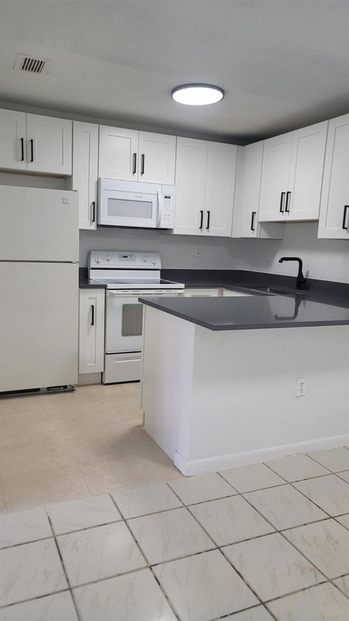 apt-804-6882 Nw 173rd Dr, Hialeah, FL, 33015-5500 | Card Image