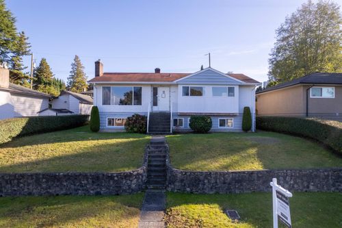 4370 Briarwood Cres, Burnaby, BC, V5G2M6 | Card Image