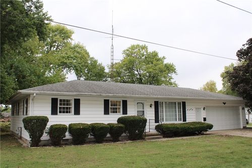 404 S Locust St, Shelbyville, IL, 62565-1736 | Card Image