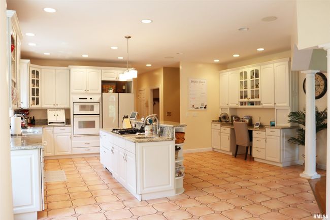 1112 W Cedar Hills Dr, House other with 5 bedrooms, 6 bathrooms and null parking in Dunlap IL | Image 22