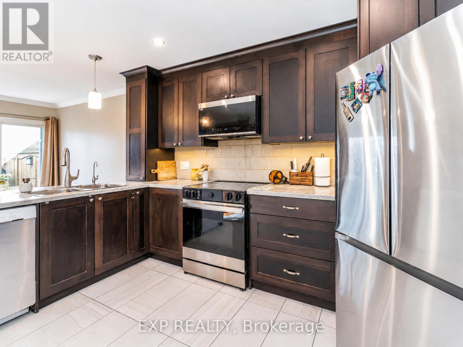 Residential Lease in Waterloo 5