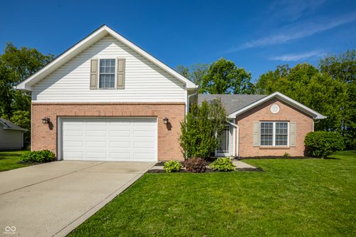 25 W Quail Wood Ln, Westfield, IN, 46074-8939 | Card Image