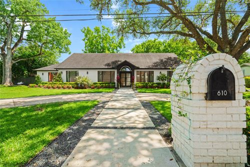 610 Piedmont St, Sugar Land, TX, 77478-3318 | Card Image
