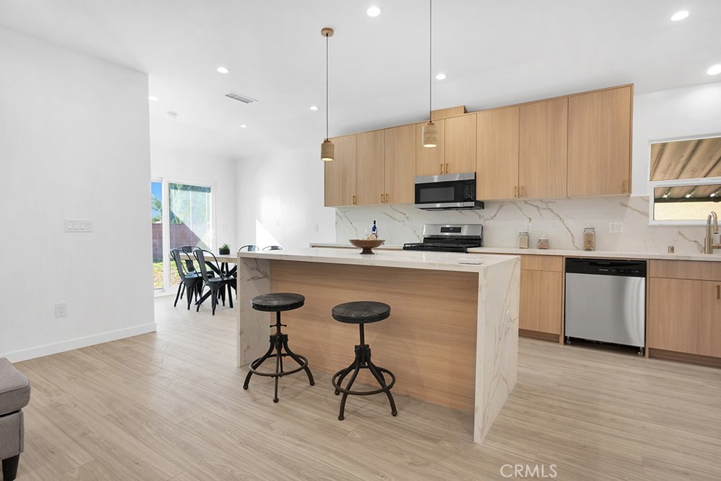 Residential Lease in Sylmar 3