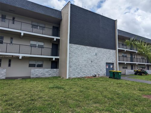 304-8000 Fairview Dr, Tamarac, FL, 33321-3956 | Card Image