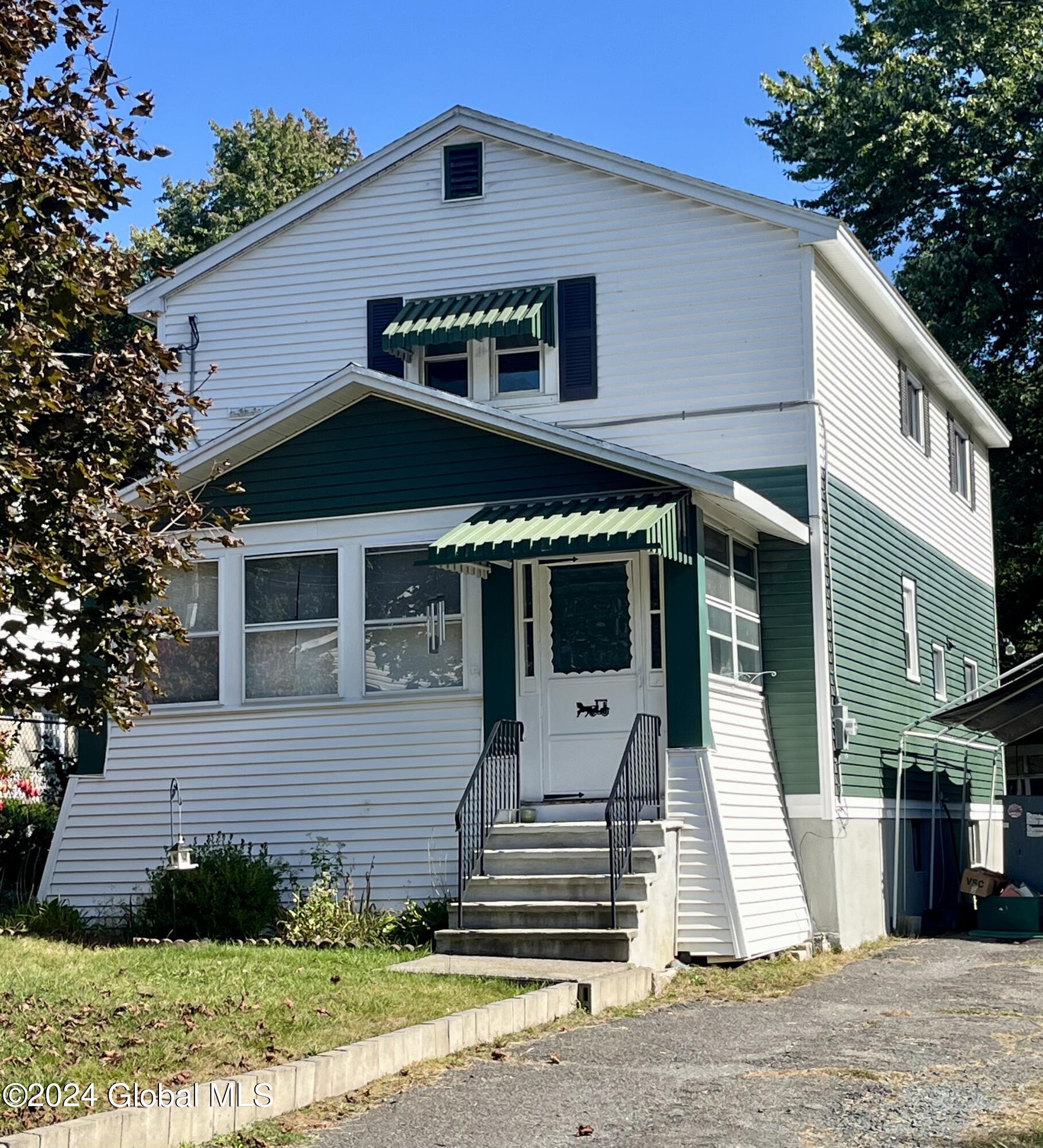 Griswold Ave, Troy, NY 12180