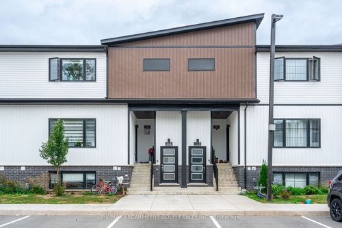 212-4263 4th Ave, Niagara Falls, ON, L2E0C2 | Card Image