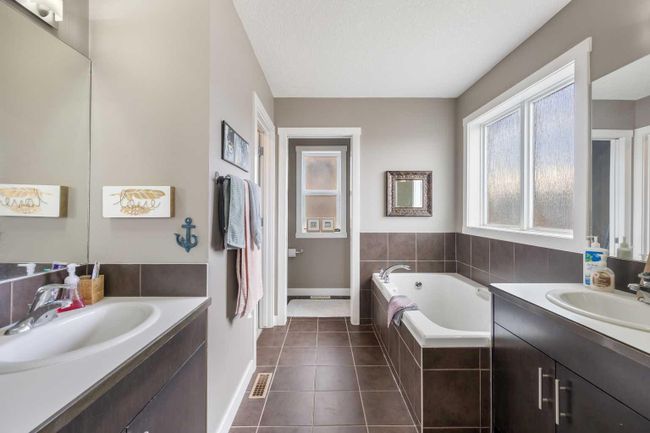 2001 Luxstone Link Sw, Home with 3 bedrooms, 2 bathrooms and 4 parking in Airdrie AB | Image 29