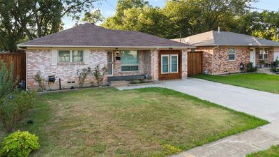 2415 Pleasant Drive, House other with 3 bedrooms, 2 bathrooms and null parking in Dallas TX | Image 2