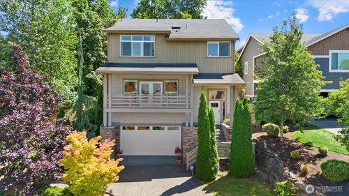 2025 Ne 37th Pl, Renton, WA, 98056-2183 | Card Image