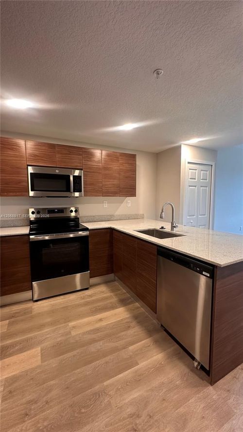 214-4424 S Texas, ORLANDO, FL, 33328 | Card Image
