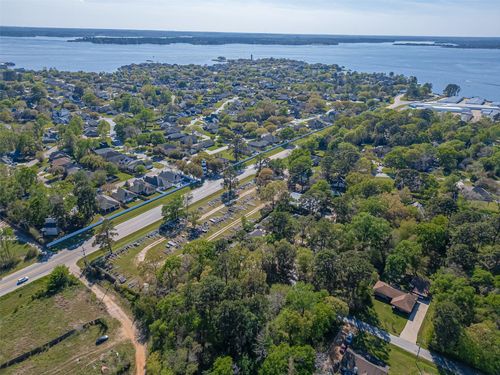 11690 S Ridgeway Dr, Willis, TX, 77318-5464 | Card Image