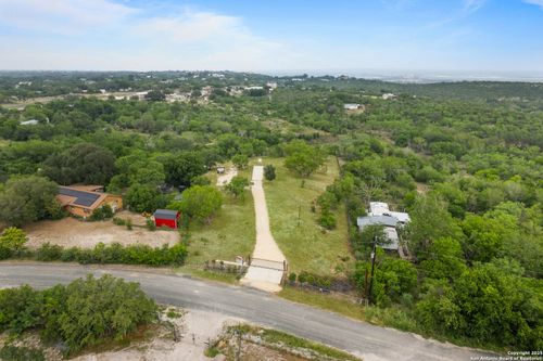 18615 County Road 5740, Castroville, TX, 78009-2230 | Card Image