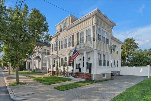 110 Brewster St, Pawtucket, RI, 02860-4447 | Card Image