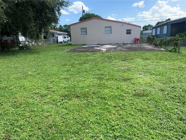 0 - 4501 Sw 25th St, House other with 3 bedrooms, 2 bathrooms and null parking in West Park FL | Image 3