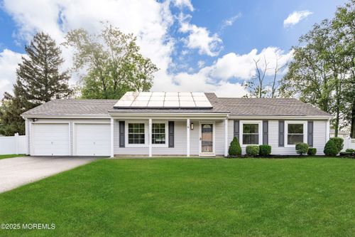 4 Harpers Ferry Rd, Toms River, NJ, 08753-2909 | Card Image