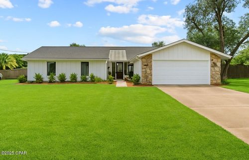143 Queens Cir, PANAMA CITY, FL, 32405-1909 | Card Image