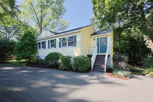 122 N Worcester St, Norton, MA, 02766-2027 | Card Image
