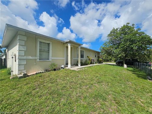 2912 Woodside Ave, NAPLES, FL, 34112-7332 | Card Image