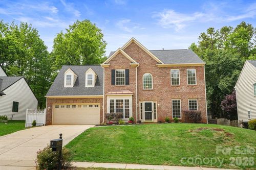15816 Gathering Oaks Dr, Huntersville, NC, 28078-5675 | Card Image
