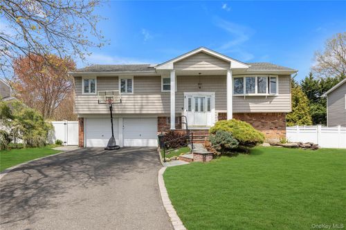 43 Florida Ave, Commack, NY, 11725-5115 | Card Image
