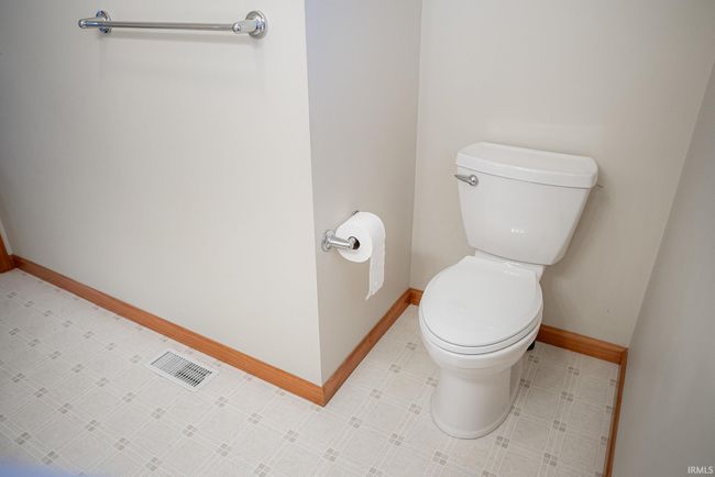 1311 Orchard Ln, Condo with 2 bedrooms, 2 bathrooms and null parking in Shipshewana IN | Image 22