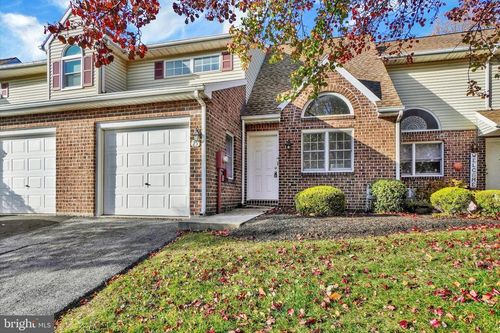 25 Jean Lo Way, York, PA, 17406-6704 | Card Image