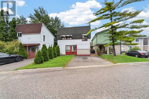 7 Grand River Crt, Brampton, ON, L6S2J8 | Card Image